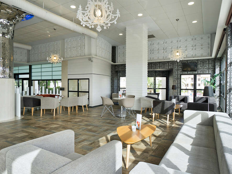 Een foto van de faciliteiten bij Hotel Puente Real