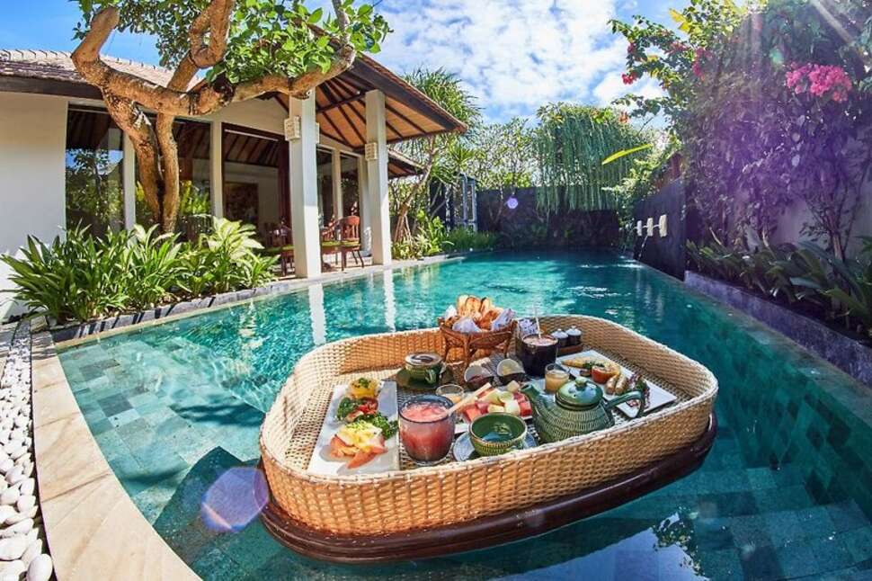 Een foto van The Royal Purnama