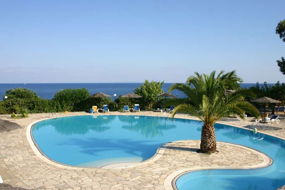 Een foto van het zwembad bij Porto Skala Hotel
