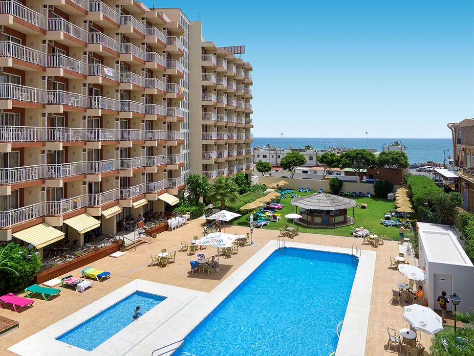 Een foto van het zwembad bij Hotel Alba Beach