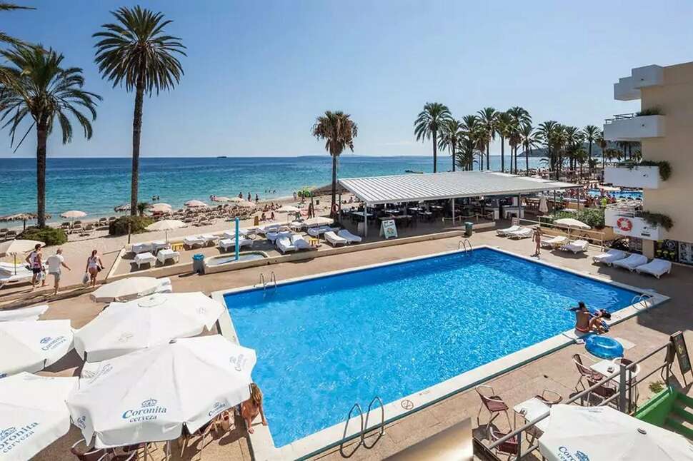 Een foto van het zwembad bij Ibiza Jet Appartementen