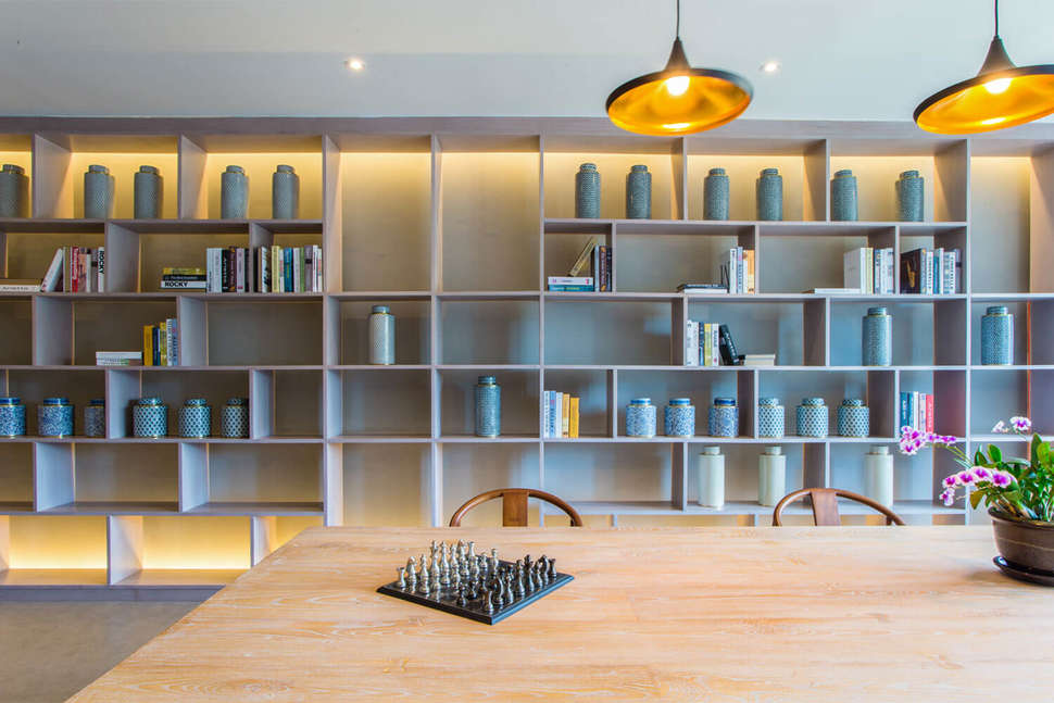 Een foto van het interieur van Proud Phuket Hotel