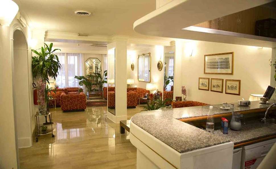 Een foto van het interieur van Hotel Cecil Rome