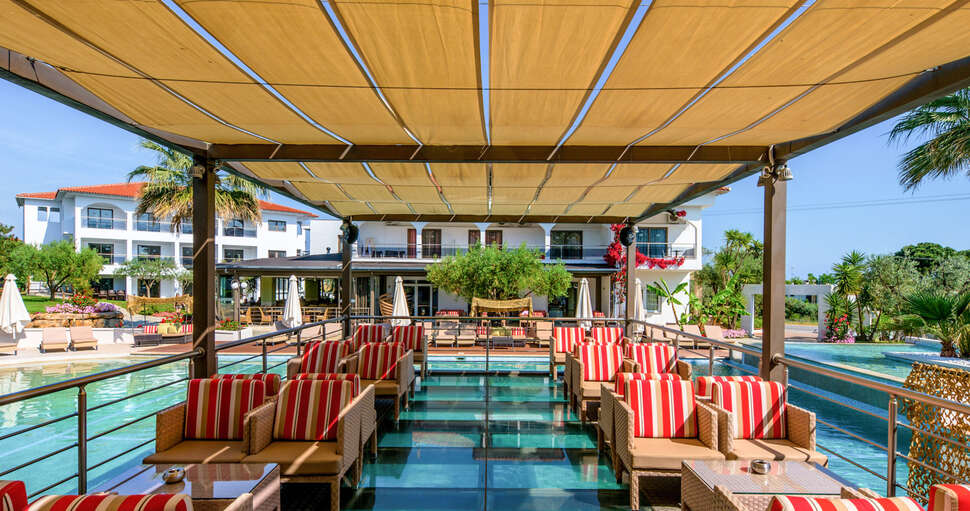 Een foto van het terras bij Hotel Flegra Palace