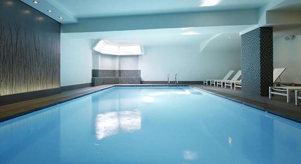 Een foto van het zwembad bij Hotel Aezaert