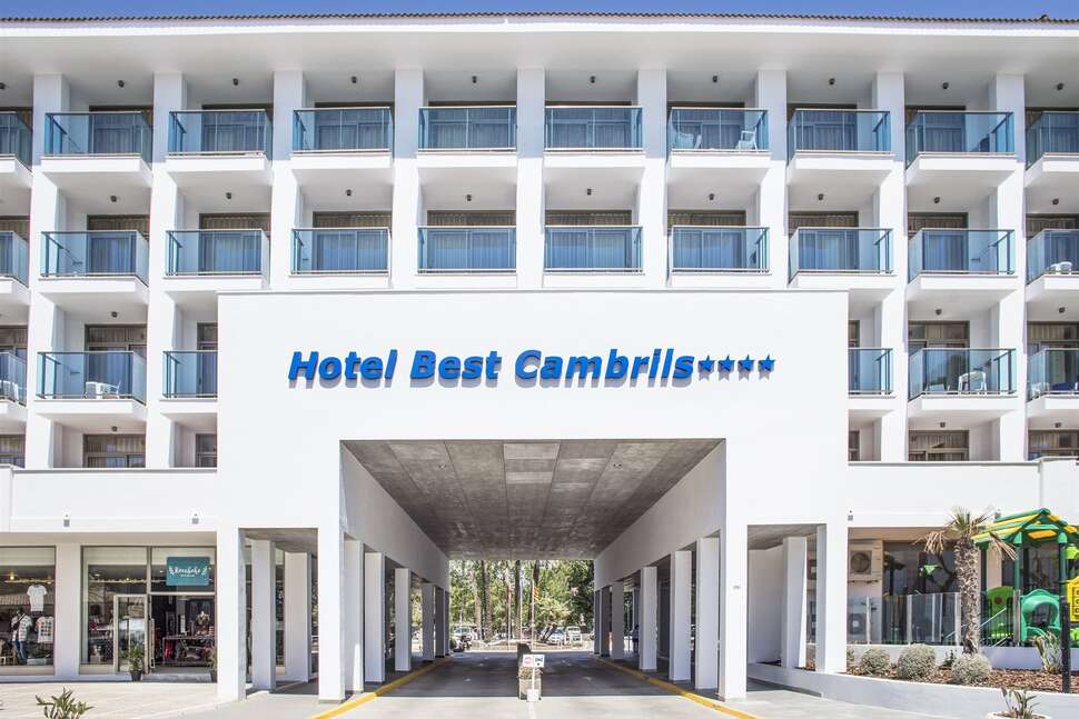Een foto van de buitenkant van Hotel Best Cambrils