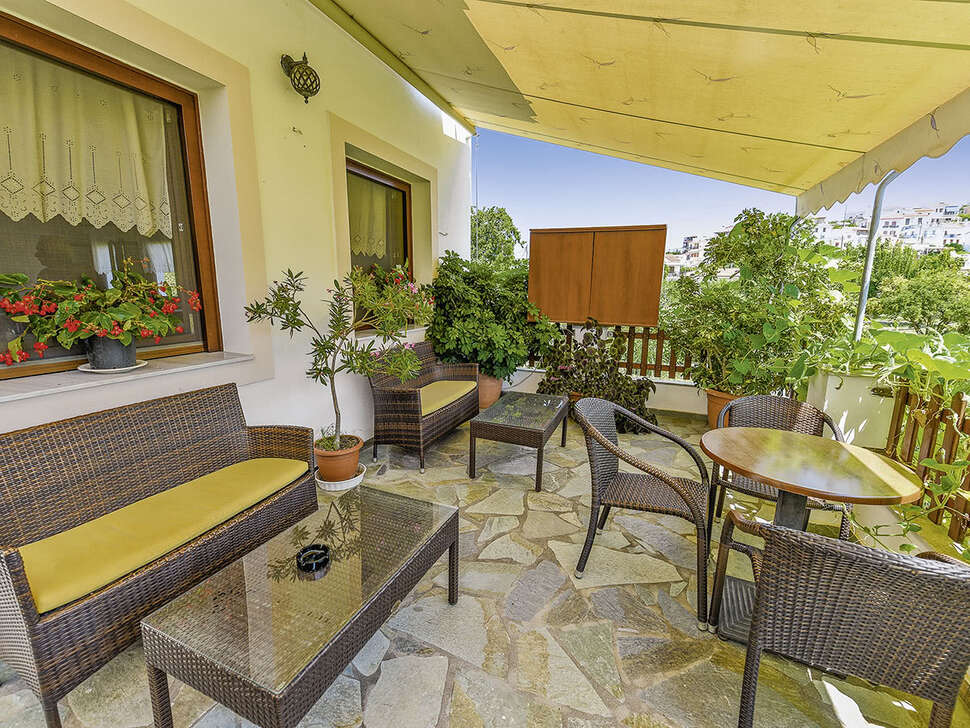 Ein Foto von der Terrasse im Hotel Golden Sun