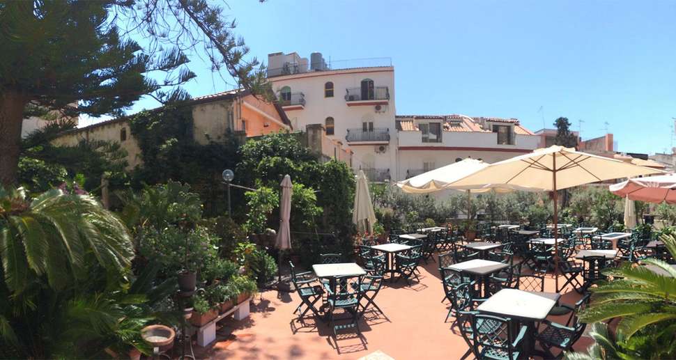 Ein Foto von der Terrasse im Delle Palme