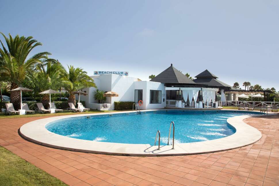 Ein Foto vom Pool im DoubleTree by Hilton Islantilla Golf Resort