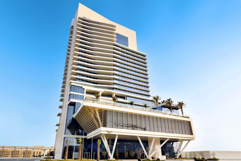 Een foto van de buitenkant van Grand Plaza Mövenpick Media City