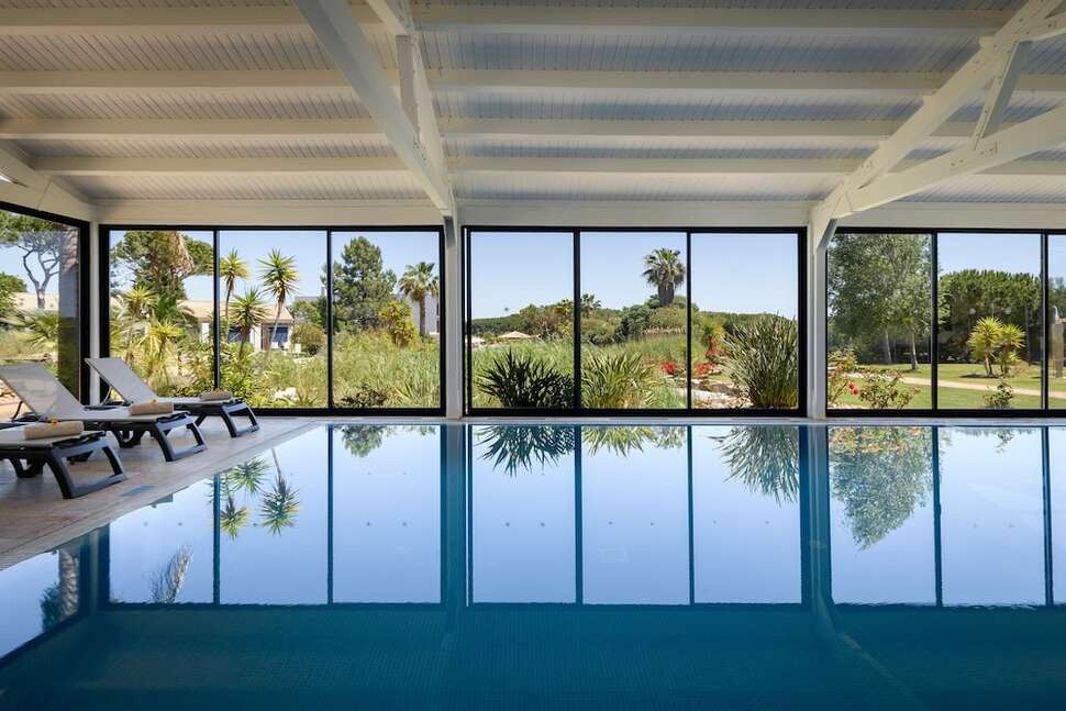 Een foto van het zwembad bij Pestana Vila Sol Golf Vilamoura