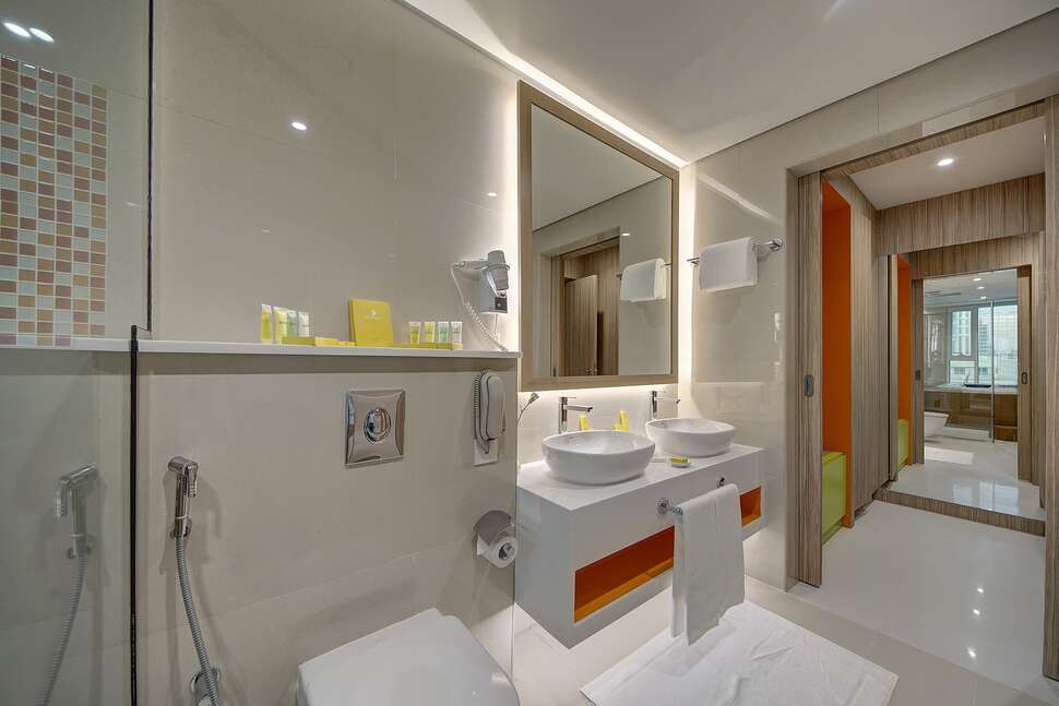 Een foto van Al Khoory Atrium Hotel
