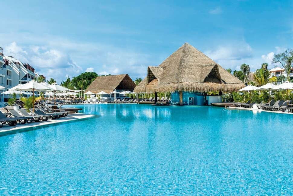 Een foto van het zwembad bij Ocean Riviera Paradise