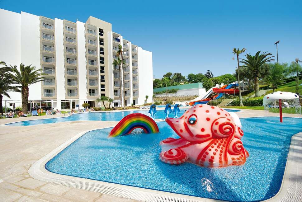 Een foto van het zwembad bij Kenzi Europa Hotel
