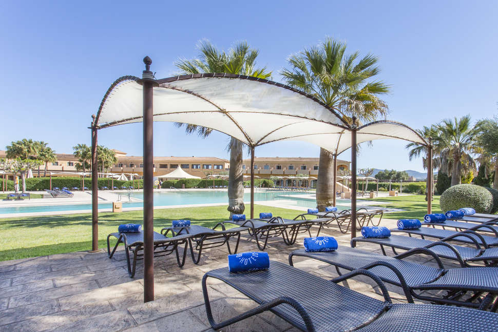 Een foto van het zwembad bij Hacienda Son Antem Golf Resort