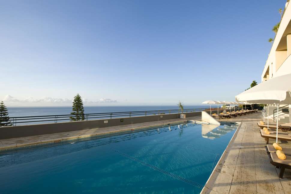 Een foto van het zwembad bij Hotel Madeira Panoramico