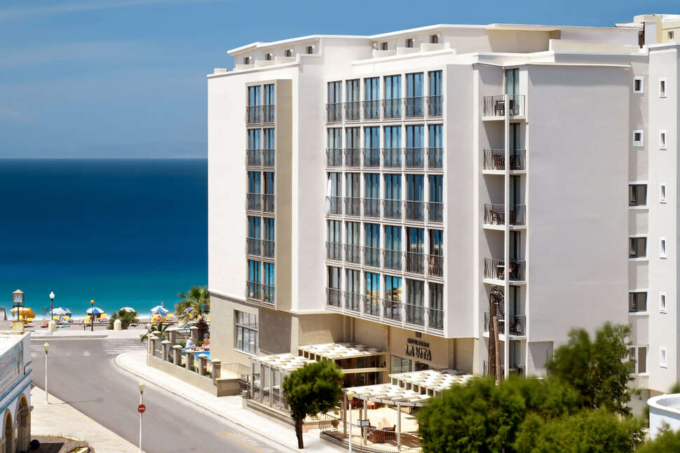 Ein Foto von der Außenansicht des Mitsis La Vita Beach Hotel