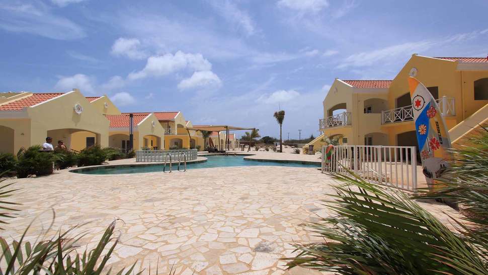 Een foto van het zwembad bij Dormio Bonaire Village