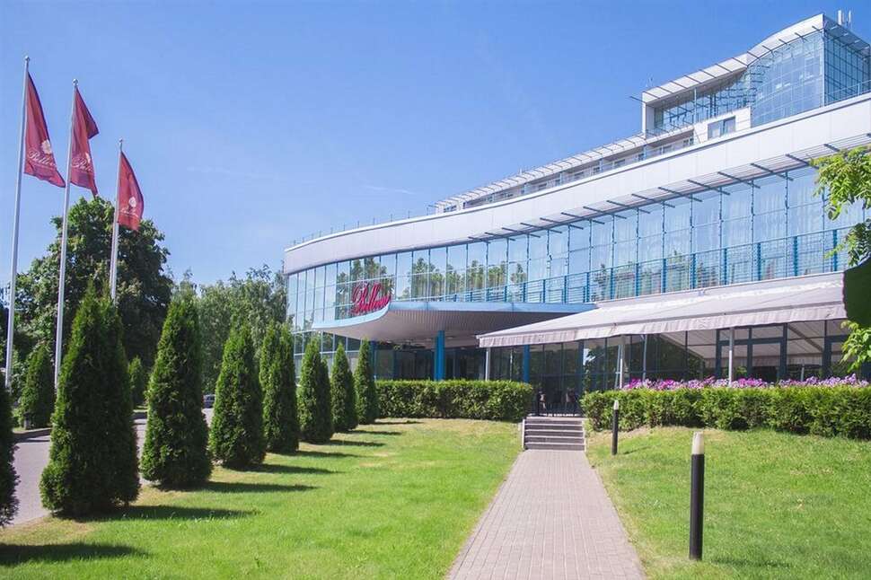 Een foto van de buitenkant van Bellevue Park Hotel