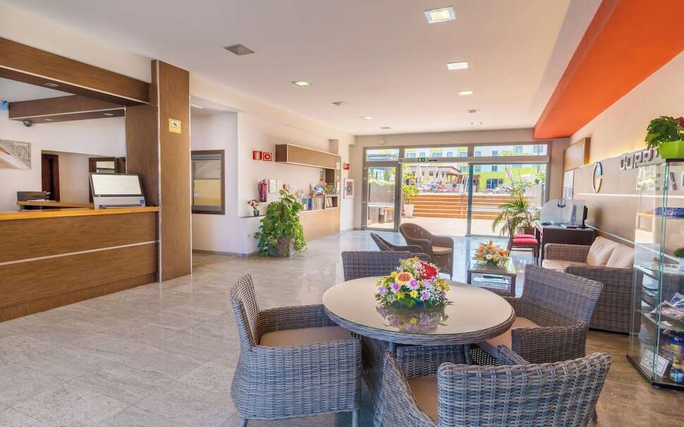 Een foto van het interieur van Hotel Livvo Corralejo Beach