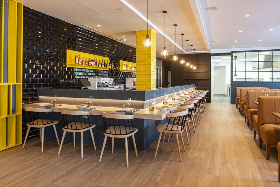 Een foto van de faciliteiten bij L'Azure Hotel
