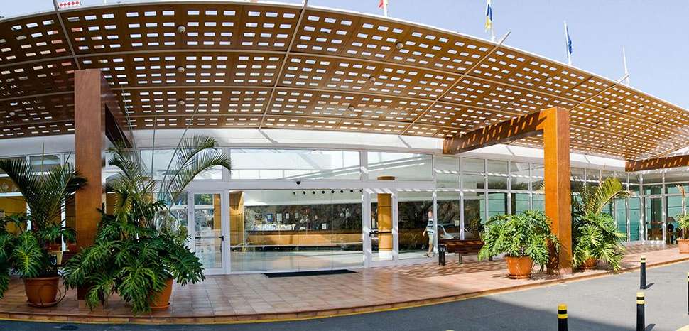 Een foto van de buitenkant van Mogan Princess & Beach Club Resort