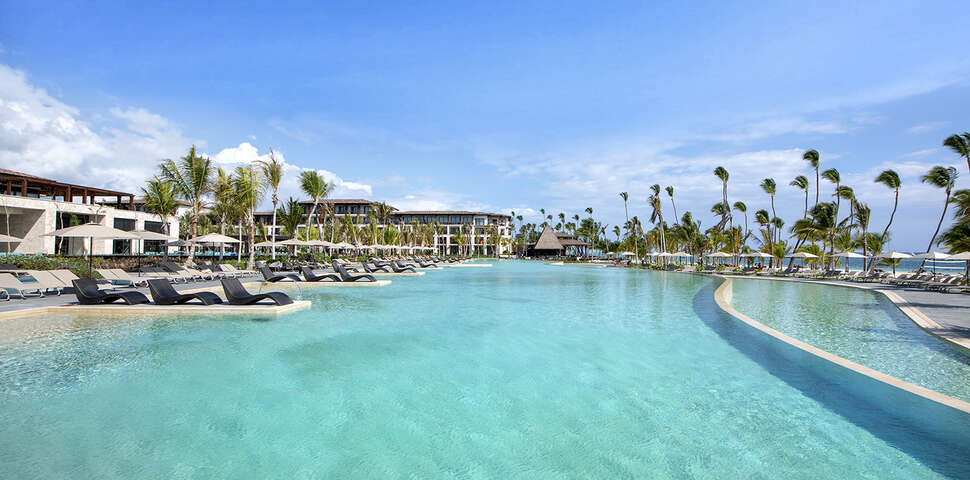 Een foto van het zwembad bij Adults Only Club At Lopesan Costa Bavaro Resort