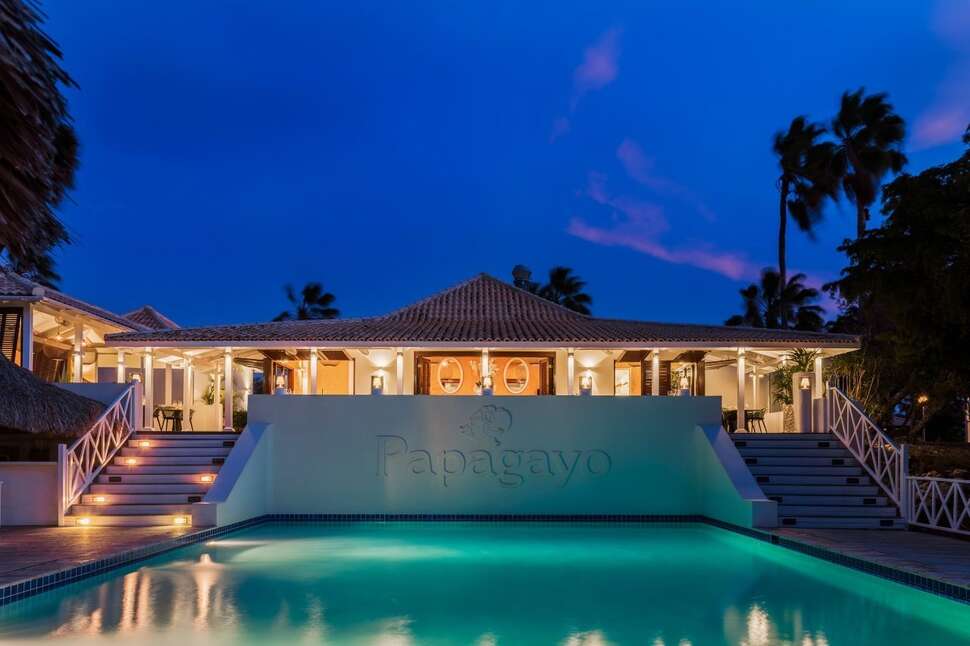 Een foto van het zwembad bij Papagayo Beach Resort