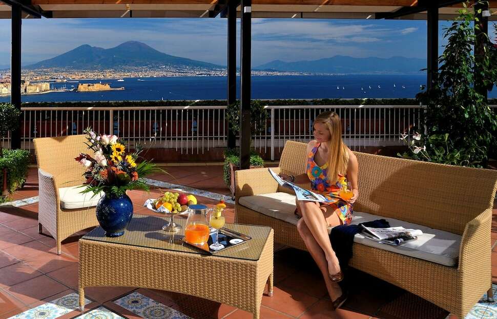 Ein Foto von der Terrasse im BW Signature Collection Hotel Paradiso