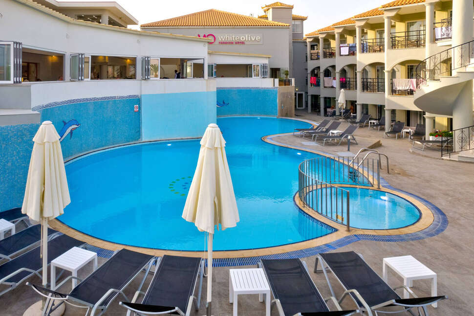 Een foto van White Olive Premium Hotel