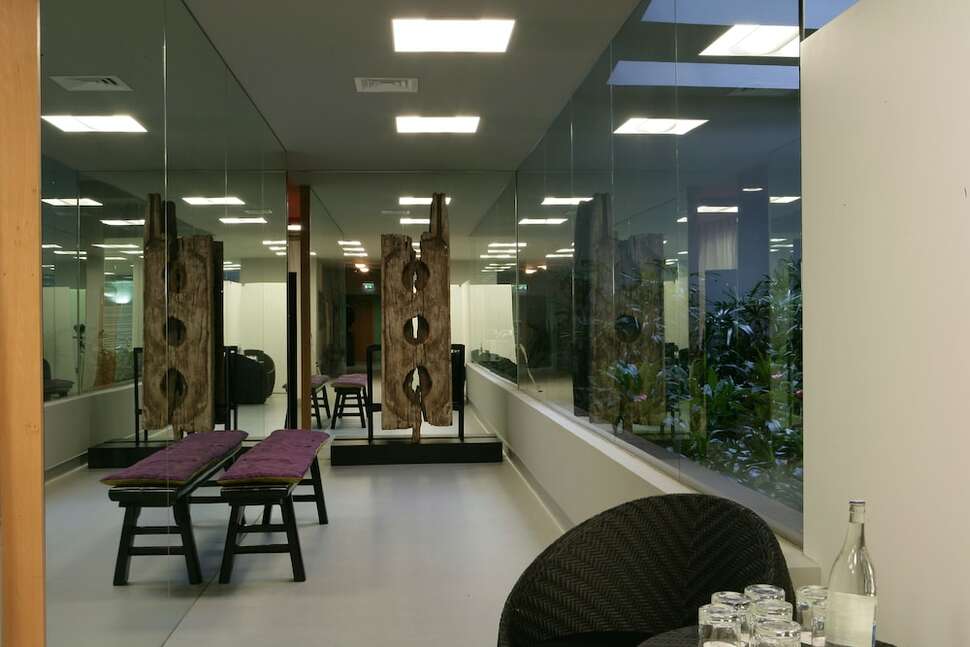 Een foto van het interieur van Golden Residence