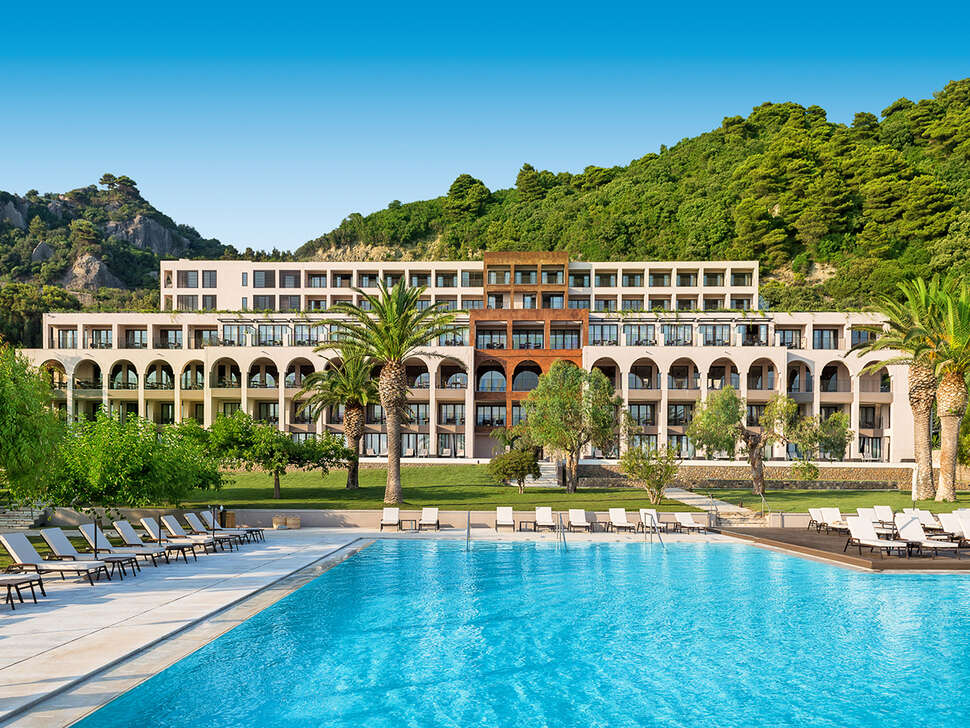 Een foto van het zwembad bij Domes of Corfu