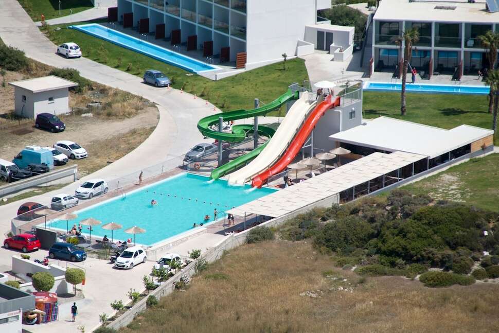 Een foto van het zwembad bij Evita Resort