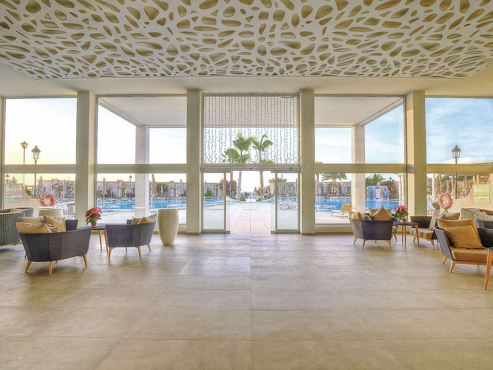 Een foto van het interieur van SBH Hotel Monica Beach Resort