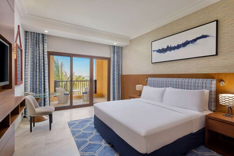 Ein Foto DoubleTree by Hilton Resort & Spa Marjan Island