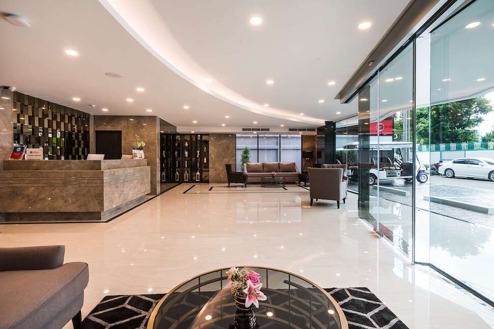 Een foto van SureStay Plus Hotel by Best Western Sukhumvit 2
