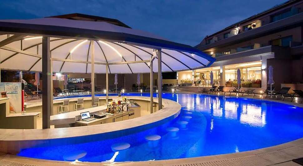 Ein Foto The Dome Luxury Hotel