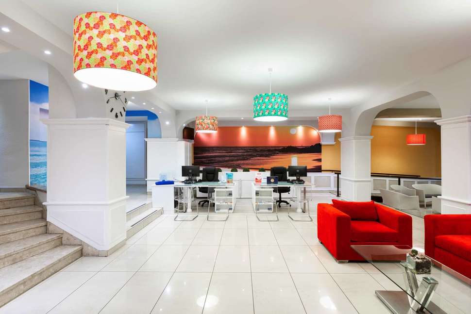 Een foto van het interieur van Aparthotel Dragos Del Sur