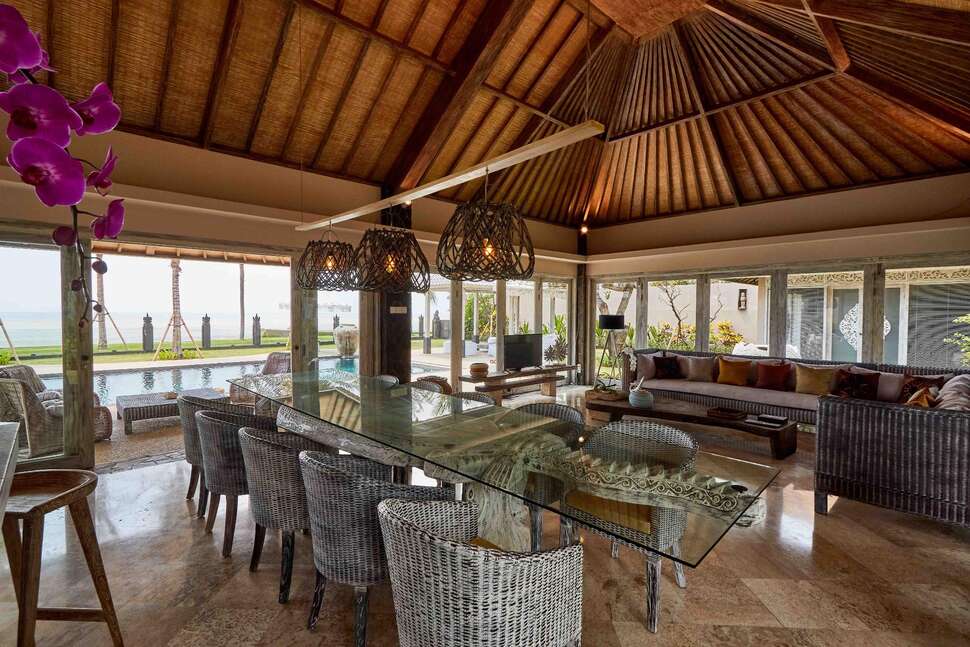 Een foto van The Royal Purnama
