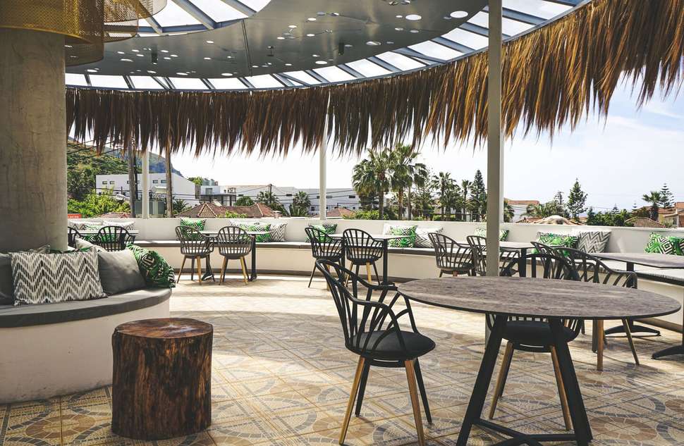 Een foto van het terras bij Meandros Boutique & Spa
