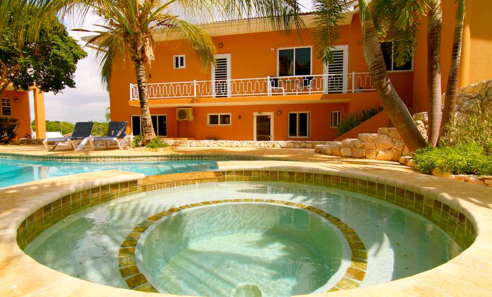 Een foto van het zwembad bij Curinjo Resort
