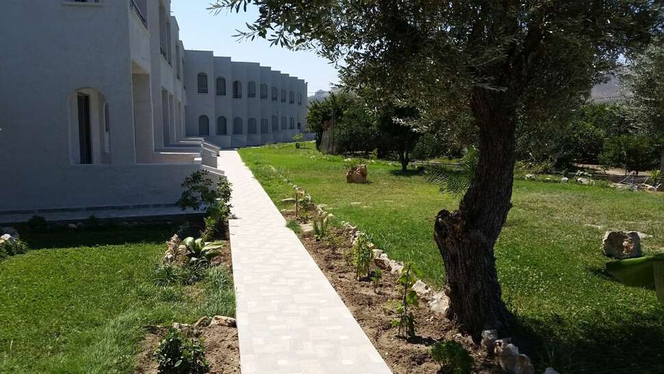 Een foto van het terras bij Saint George Resort Archangelos