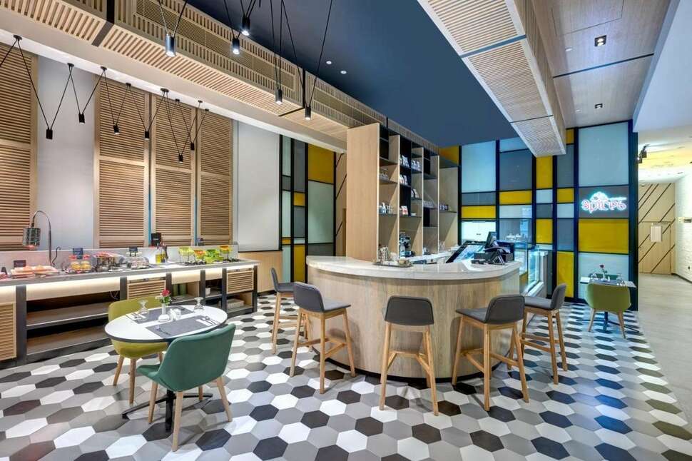 Een foto van Al Khoory Courtyard Hotel