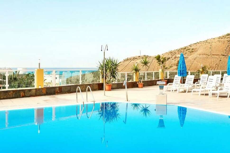 Een foto van het zwembad bij Villa del Mar
