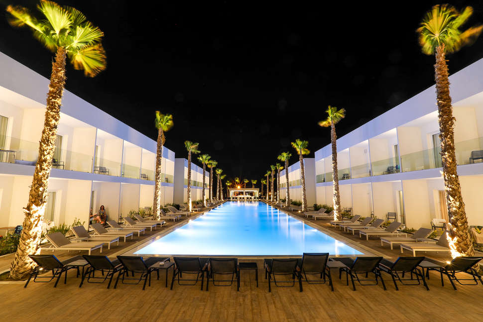 Een foto van het zwembad bij White Dreams Resort