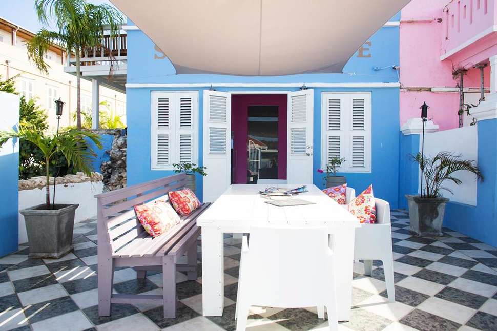 Een foto van de buitenkant van Scuba Lodge Boutique Hotel & Ocean Suites
