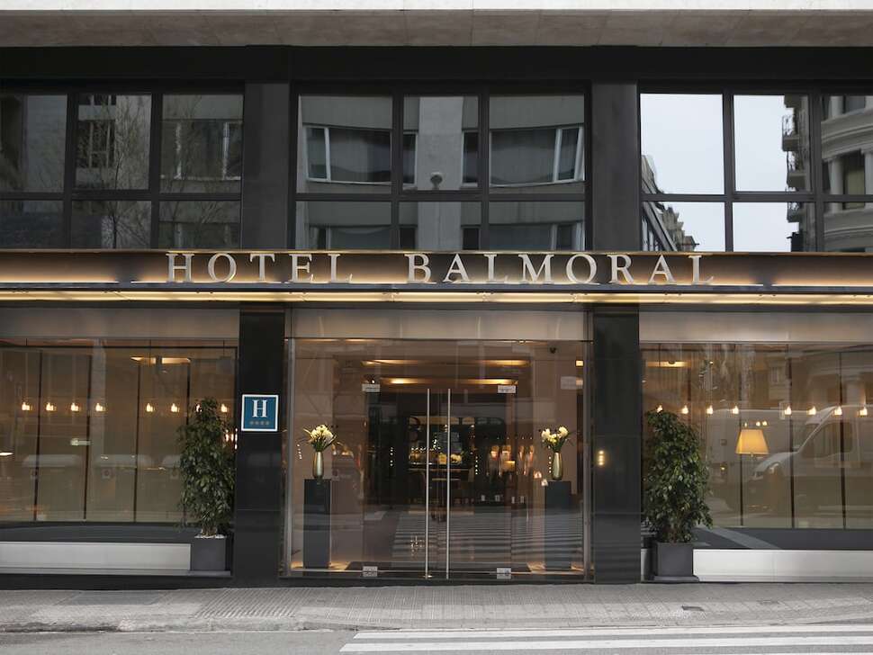 Ein Foto von der Außenansicht des Abba Hotel Balmoral