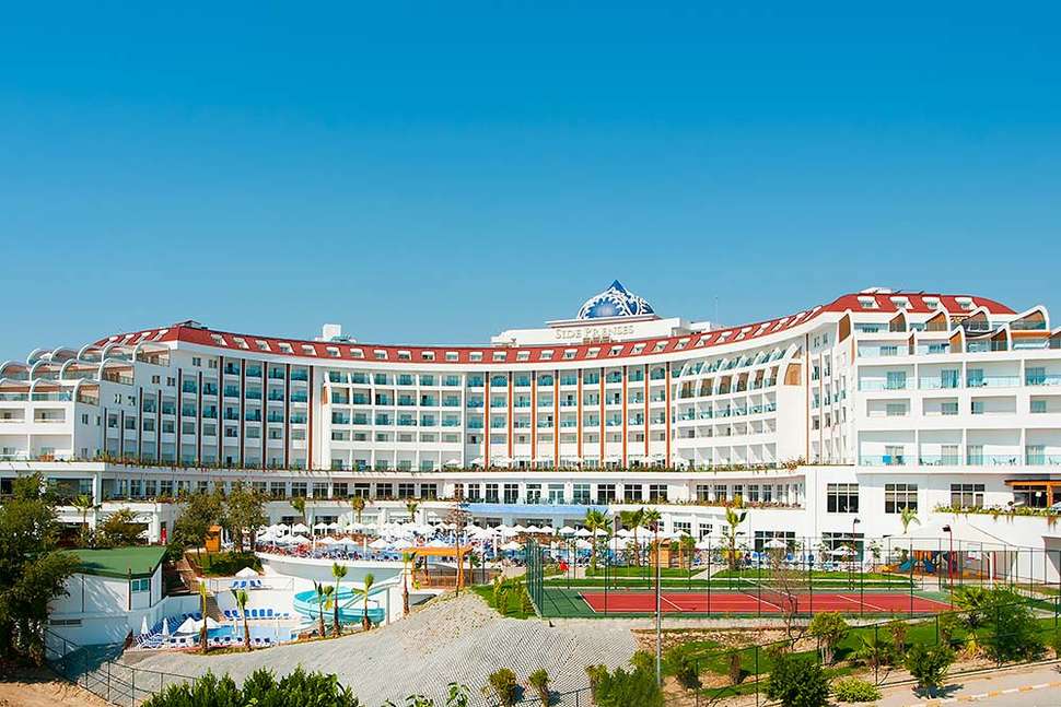 Ein Foto von der Außenansicht des Side Prenses Resort & Spa