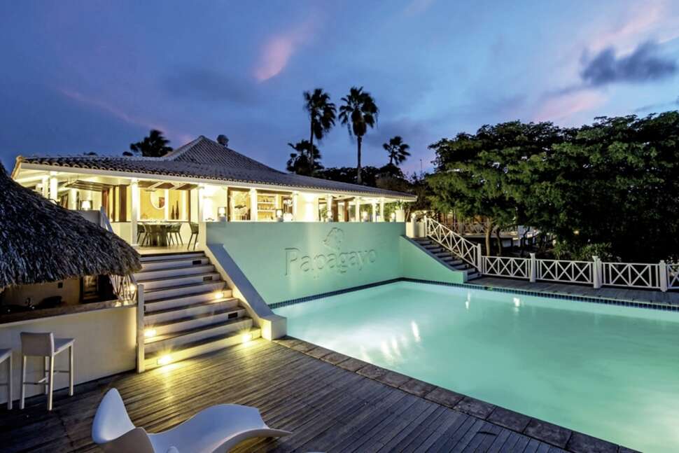 Een foto van het zwembad bij Papagayo Beach Resort