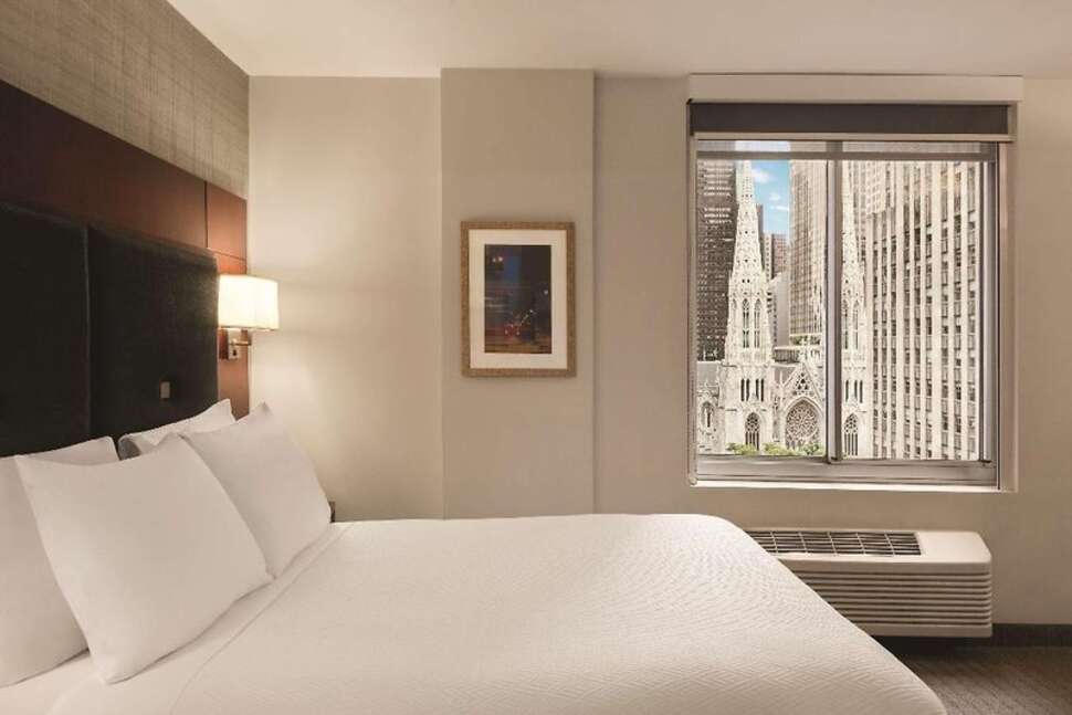 Ein Foto DoubleTree by Hilton New York Midtown Fifth Ave